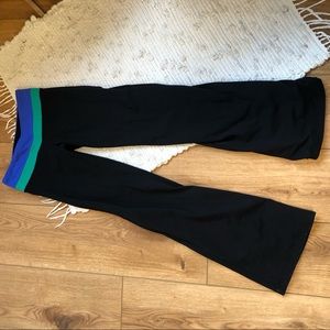 Small Black Reversible Lululemon flare leggings
